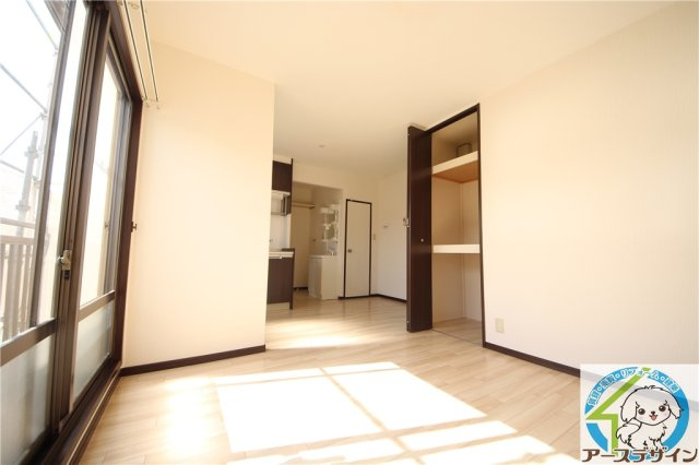 アーバン堂ノ前の居間・リビング