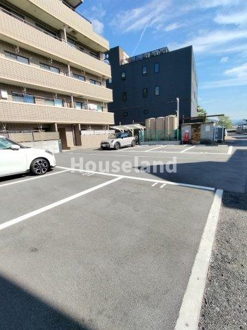 メゾンヒロの駐車場