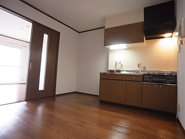 神戸市須磨区若木町３丁目のアパートの居間・リビング|ダイニング