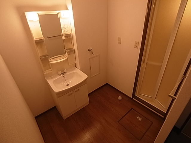 神戸市須磨区若木町３丁目のアパートの洗面所