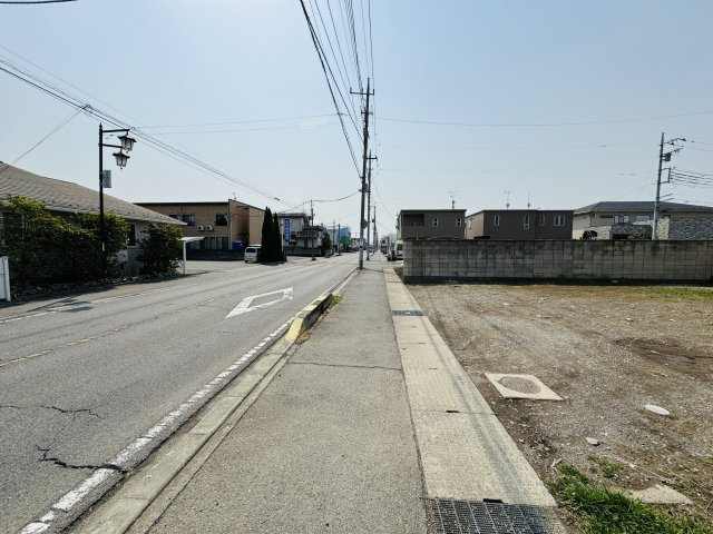 前橋市三俣町2丁目　１号棟(全３棟)　MOCXGARDEN　新築建売分譲の前面道路含む現地写真