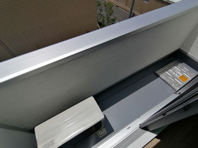 神戸市須磨区鷹取町３丁目のアパートのバルコニー