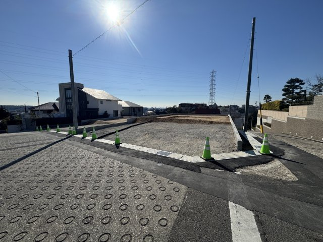 【前面道路含む現地写真】の画像