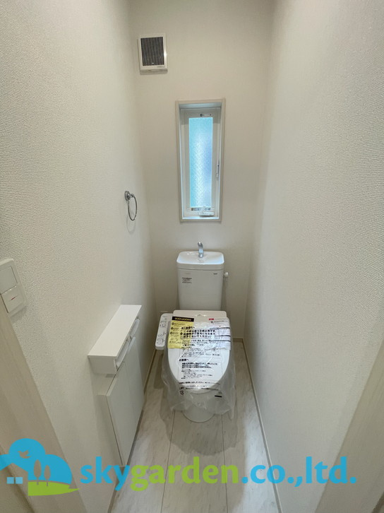 茅ヶ崎市今宿　未入居戸建　全8棟6号棟のトイレ