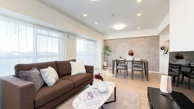 エンゼルハイム新川崎第3の居間・リビング|ゆったりとしたリビングです