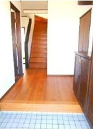 中古戸建　熊谷市下奈良519-5（リフォーム住宅）の玄関