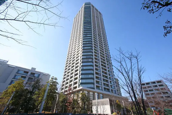 白金タワーの外観