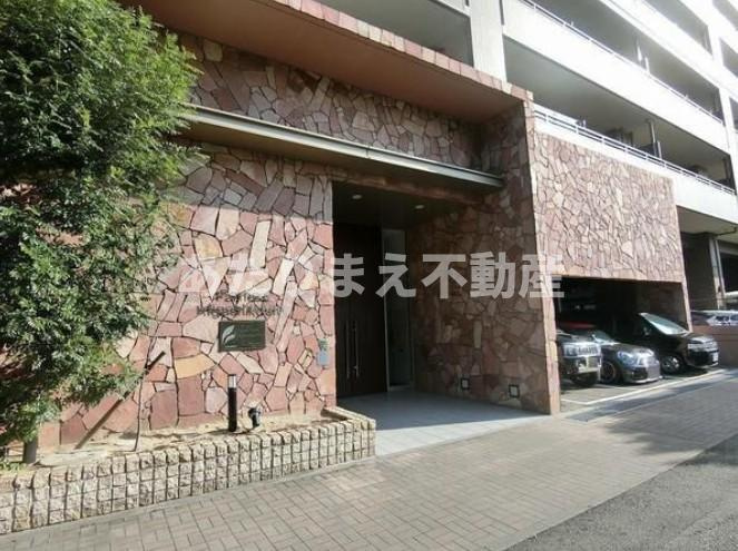 ファーネスト東公園の駐車場