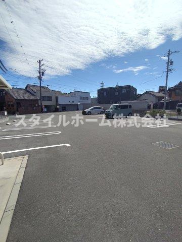 カーサ・ソラーレの駐車場