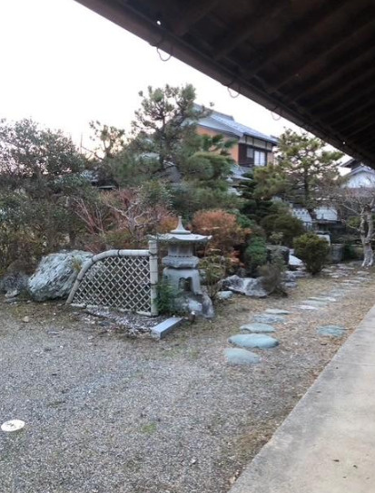 甲賀市甲賀町神の店舗の庭