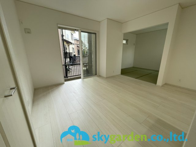 茅ヶ崎市今宿　未入居戸建　全8棟4号棟の居間・リビング