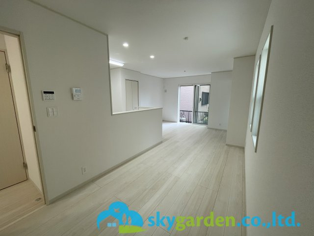 茅ヶ崎市今宿　未入居戸建　全8棟4号棟の居間・リビング