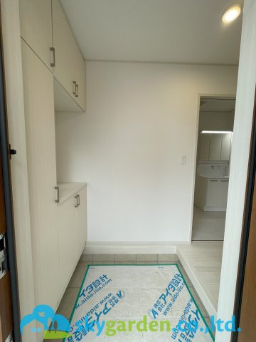 茅ヶ崎市今宿　未入居戸建　全8棟4号棟の玄関