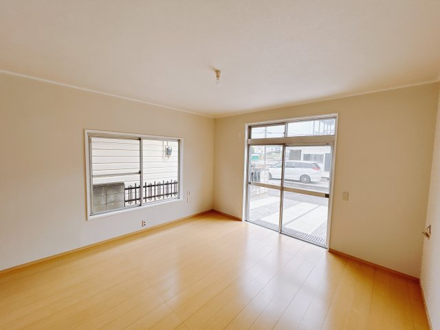 【中古戸建】藤岡市藤岡の居間・リビング|■リビング