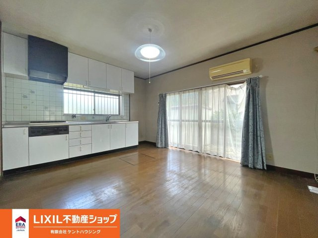 中古戸建　東本梅町赤熊東山口の居間・リビング