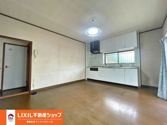 中古戸建　東本梅町赤熊東山口の居間・リビング