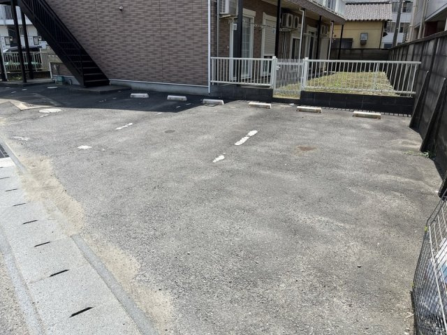 カーサエスペランサの駐車場