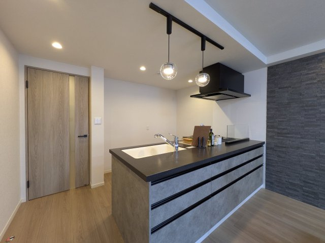 【キッチン】 | ☆ホームステージングしています。家具家電は撮影用です。