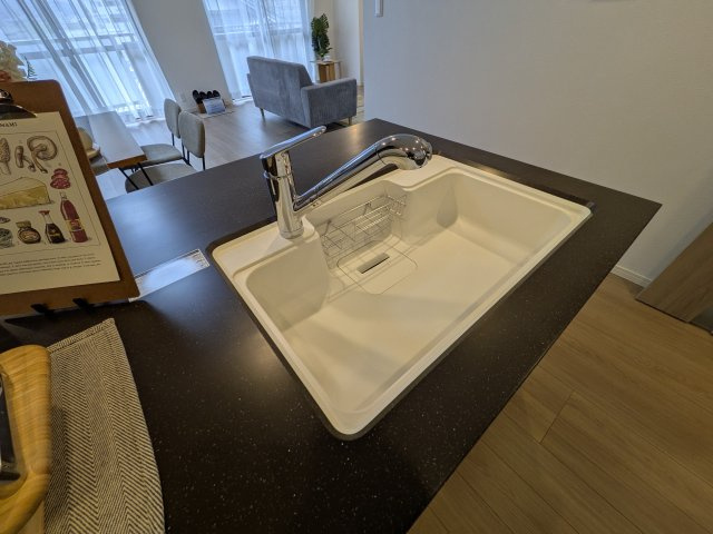 【キッチン】 | ☆ホームステージングしています。家具家電は撮影用です。