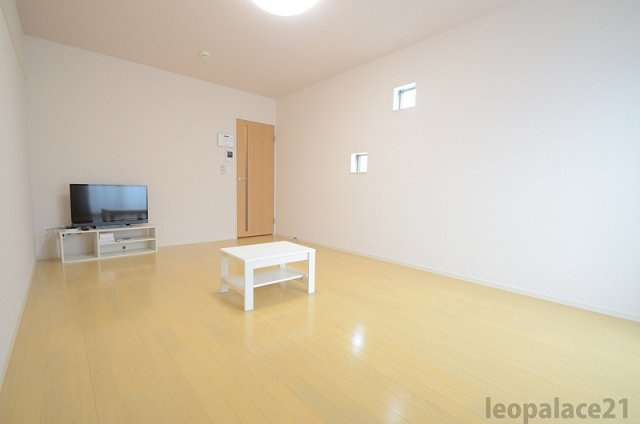 クレイノアルページュの居間・リビング|設備・使用は号室により異なる為現況を優先致します。