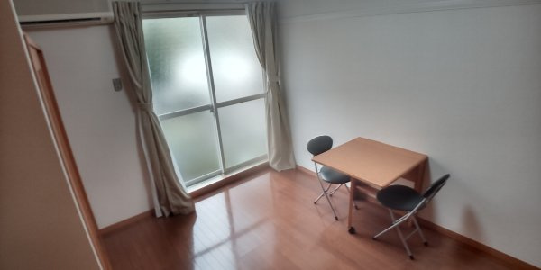 レオパレスＯＡＳＩＳの居間・リビング