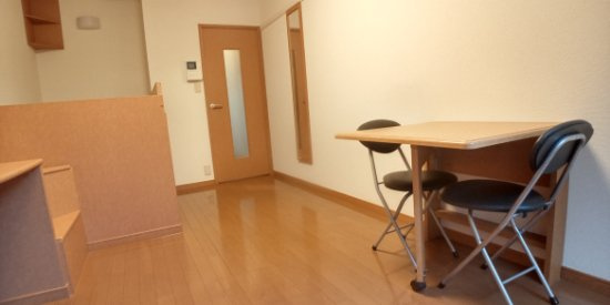 レオパレスサンシャインハイツの居間・リビング