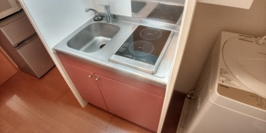 レオパレスサンシャインハイツのキッチン|ラジエントヒーター2口