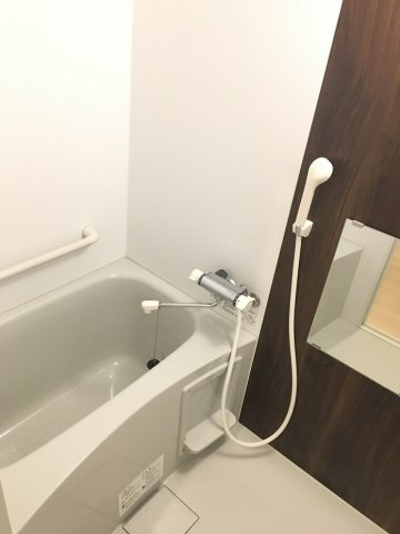 クレイノウイングワード感田の浴室