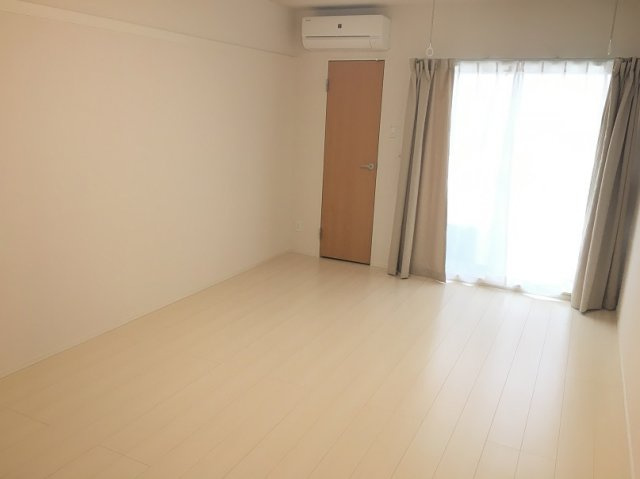 クレイノウイングワード感田の居間・リビング