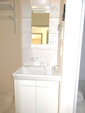 SKY　BLUE本館Aの洗面所|シャワー付き洗面化粧台