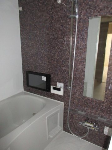 SKY　BLUE本館Aの浴室|追い焚き機能付き、TV付き！