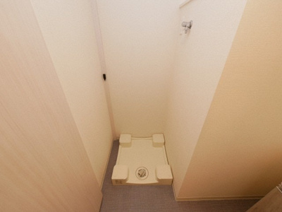 【設備】 | プレサンス新大阪ジェイズ | 洗濯機置き場です