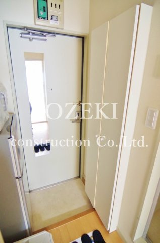 アネックス・ローズIの玄関