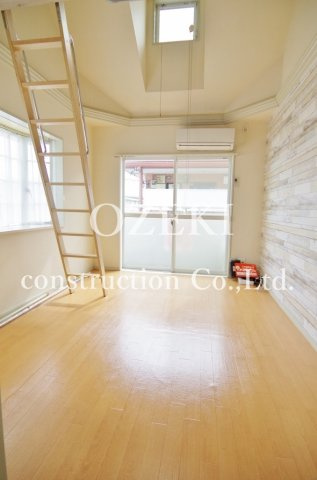 アネックス・ローズIの居間・リビング