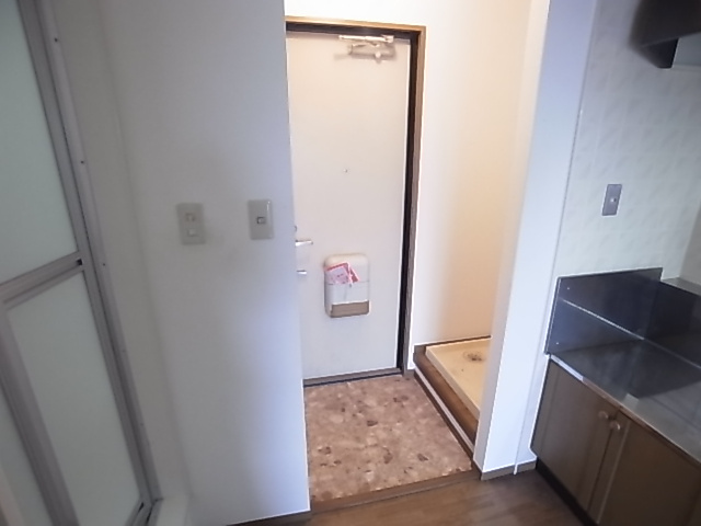 神戸市須磨区北町３丁目のアパートの玄関