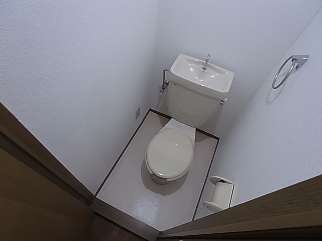 神戸市須磨区北町３丁目のアパートのトイレ