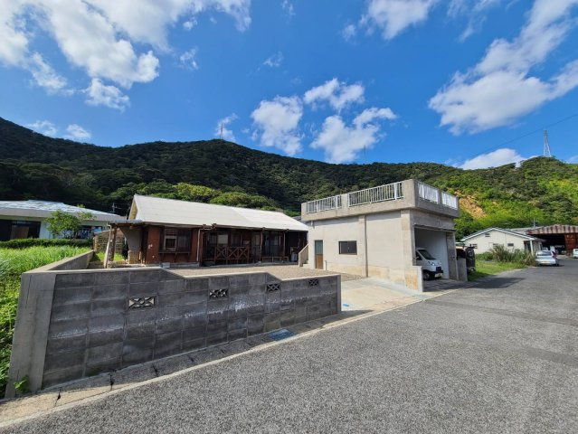 【外観】 | ◇◆奄美大島　別荘邸宅◆◇ | ◆その邸が魅せる、気品・上質・重厚感・極細やかさ、そのすべては訪れた者に安らぎと品性を与える特別な空間です。ここに住むからこそ意味がある。すべての（始まり）をここから迎えます。