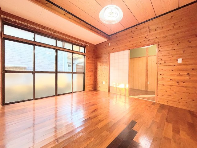 【洋室】 | ◇◆奄美大島　別荘邸宅◆◇ | ◆感性を育むプライベートルームはシンプルでスマートな空間。好みの空間で読書をしたり、音楽を聞いたりと一人の時間も充実したものにできます。