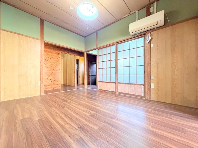 【洋室】 | ◇◆奄美大島　別荘邸宅◆◇ | ◆子どものスタディ空間として、あるいは書斎やホビールームとして生活スタイルに合わせて使えるプライベートルーム。居心地のいい落ち着いたインテリアが似合います。