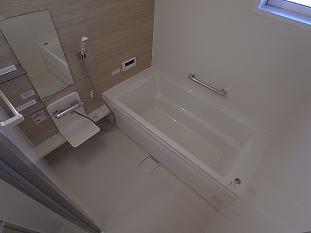 神戸市須磨区大手町５丁目のアパートの浴室|追い焚き機能付き