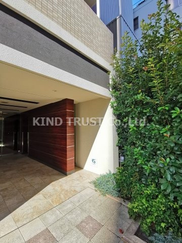 ティーズガーデンのエントランス|ゆとりのあるエントランスです