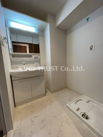 ティーズガーデンの洗面所|ゆったりとスペースのある洗面所