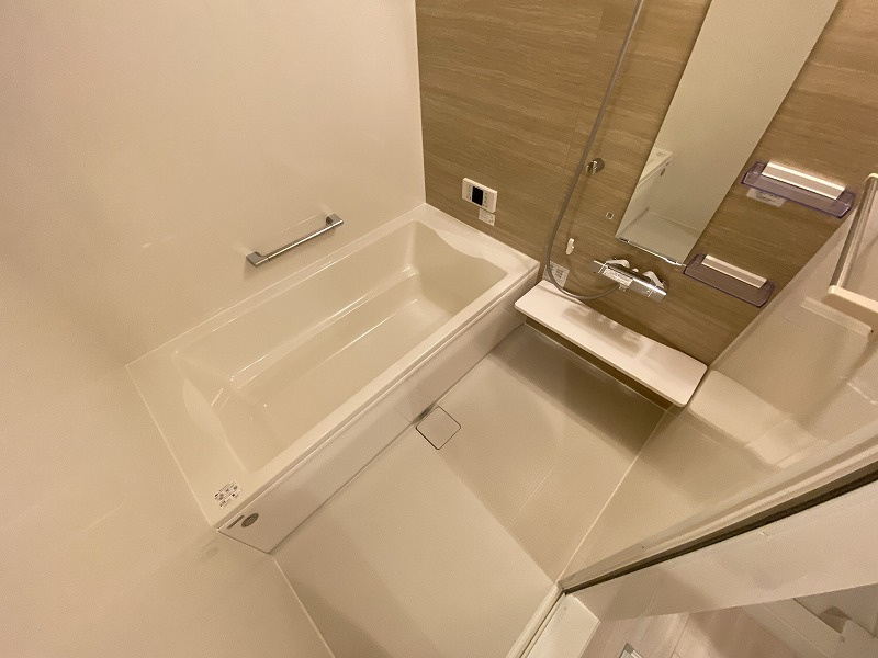 神戸市兵庫区芦原通４丁目のアパートの浴室|追い焚き機能付き