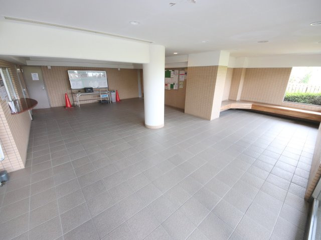 グランドビスタ生駒のロビー