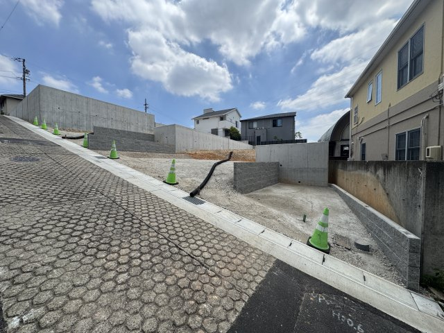 【前面道路含む現地写真】の画像