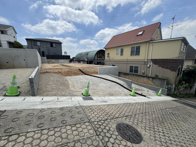 【前面道路含む現地写真】の画像