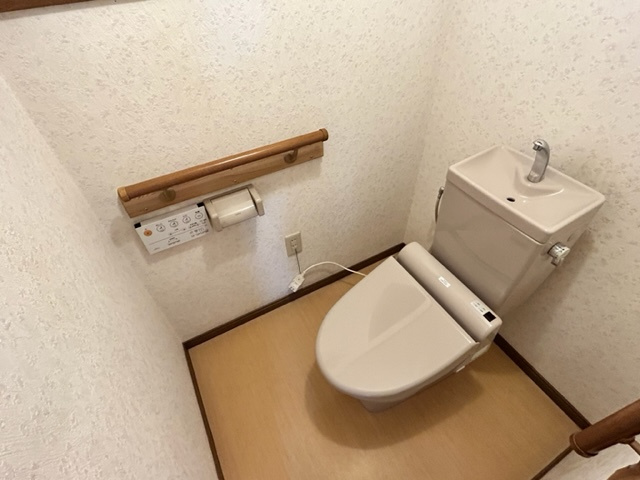 天城通２丁目中古戸建のトイレ