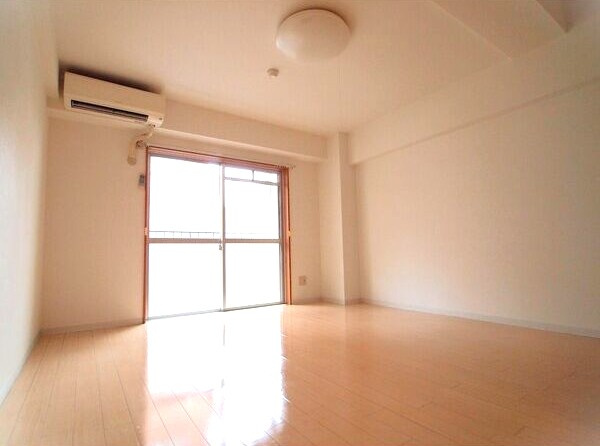 旭ビルの居間・リビング