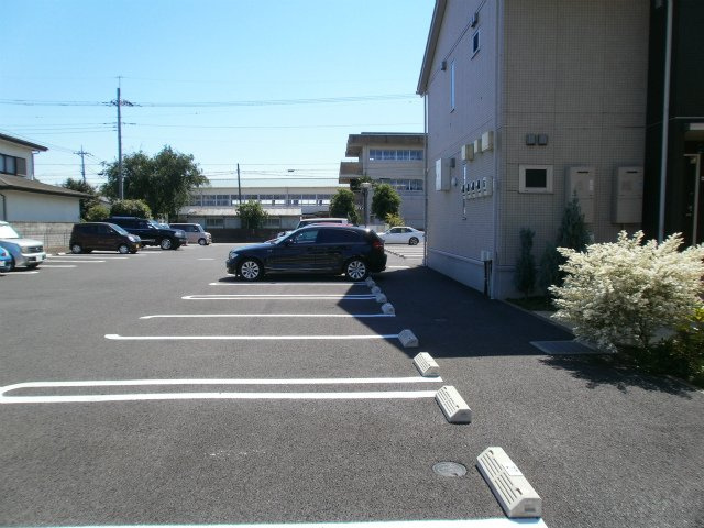 プランドールタウン若木　Ｄの駐車場
