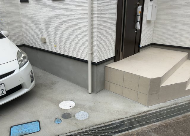 【構造・工法・仕様】 | 木造住宅とは土台、壁、柱など建築物の強度を支える構造体の材に木が使用されている構造を指します。構造体は建物の自重を支えるだけではなく風圧や水圧、積裁荷重などあらゆる衝撃に耐えるための基礎です。